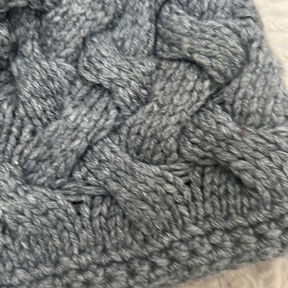 J. Crew wool blend grey cable knit winter hat, bibbed button detail, NWT - Picture 10 of 16